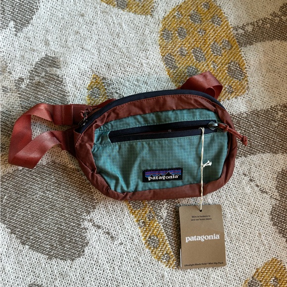 Patagonia Handbags - Patagonia Ultralight Black Hole Mini Hip Pack